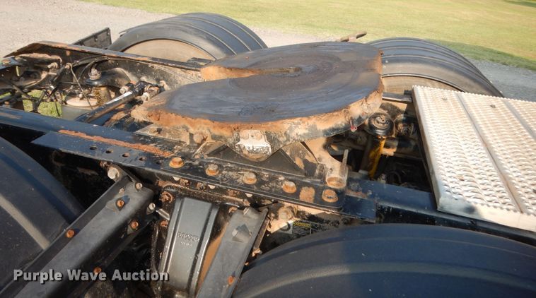 image for item IT9741 2013 Kenworth T660  semi truck