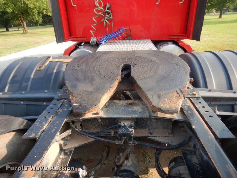 image for item IT9741 2013 Kenworth T660  semi truck