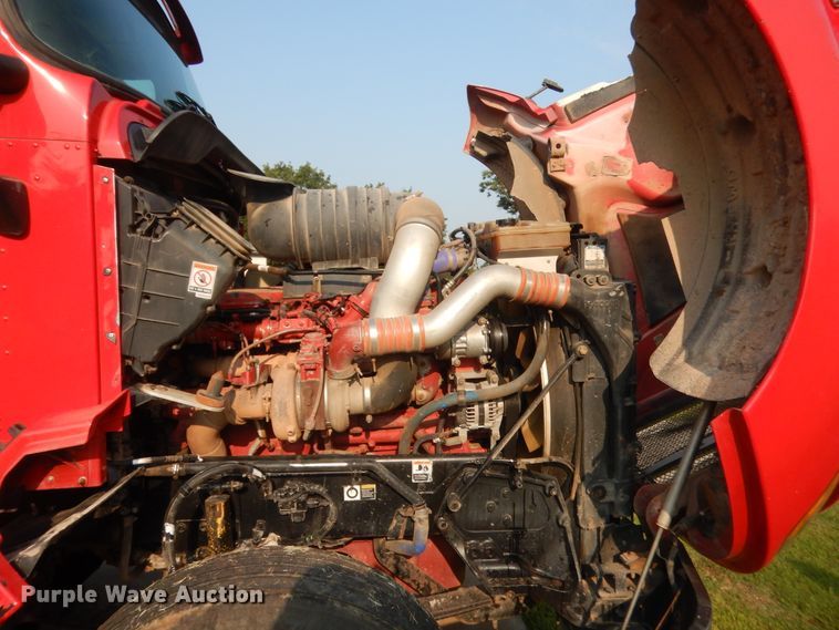 image for item IT9741 2013 Kenworth T660  semi truck