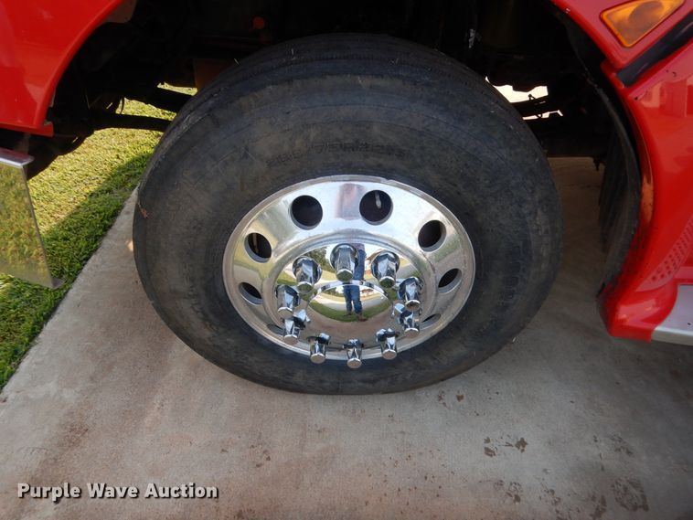 image for item IT9741 2013 Kenworth T660  semi truck