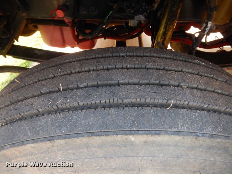 image for item IT9741 2013 Kenworth T660  semi truck