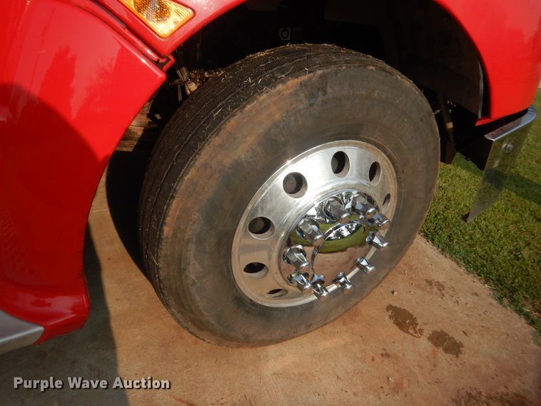 image for item IT9741 2013 Kenworth T660  semi truck