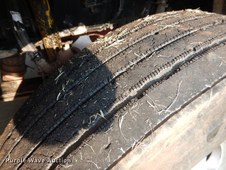 image for item IT9741 2013 Kenworth T660  semi truck