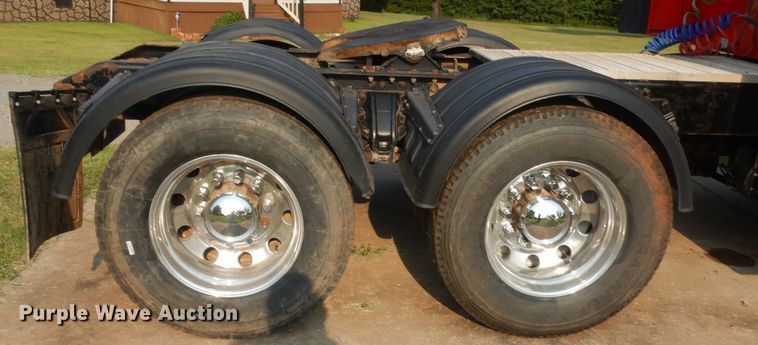 image for item IT9741 2013 Kenworth T660  semi truck