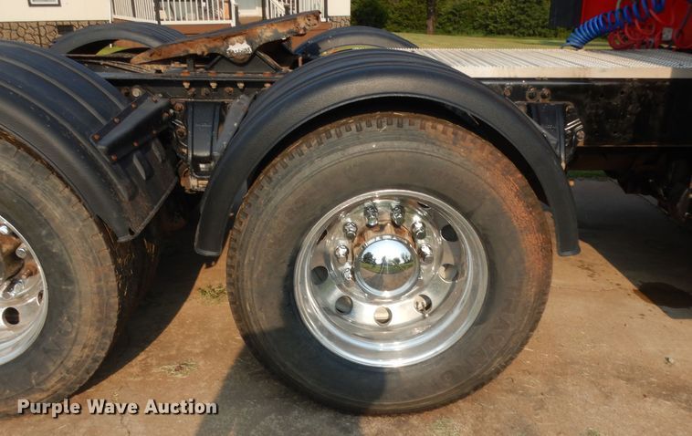 image for item IT9741 2013 Kenworth T660  semi truck