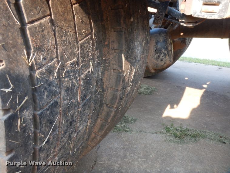 image for item IT9741 2013 Kenworth T660  semi truck