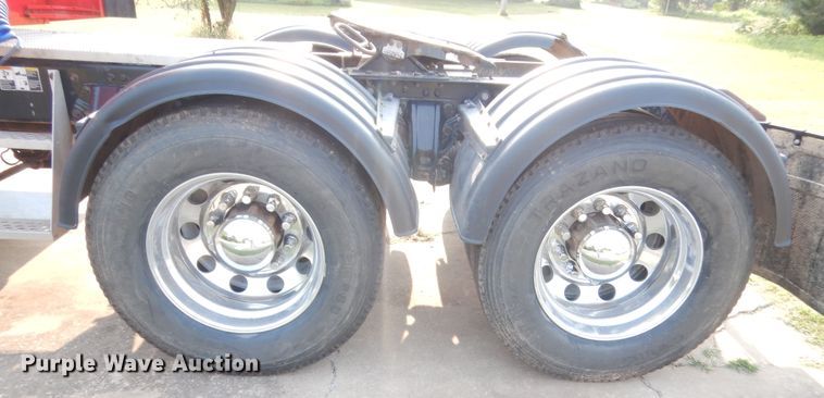 image for item IT9741 2013 Kenworth T660  semi truck