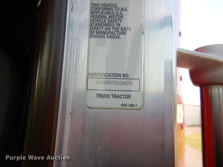 image for item IT9741 2013 Kenworth T660  semi truck