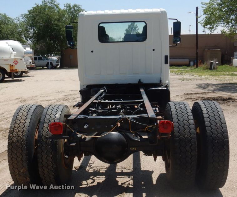 image for item JZ9916 2008 Hino 338  truck cab and chassis