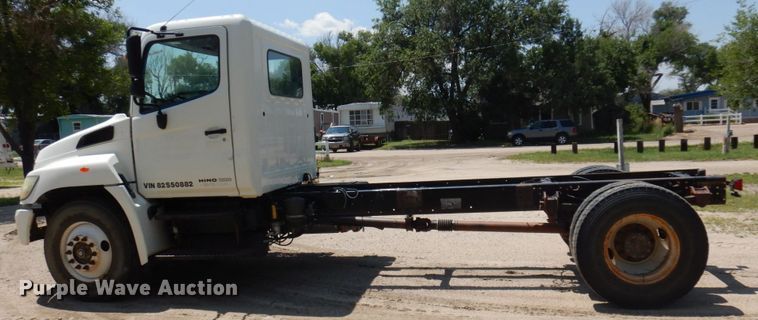 image for item JZ9916 2008 Hino 338  truck cab and chassis