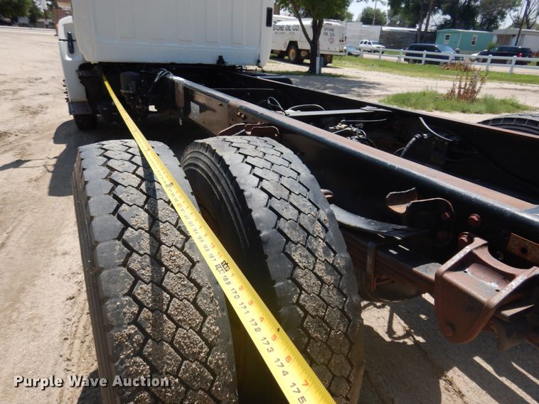 image for item JZ9916 2008 Hino 338  truck cab and chassis