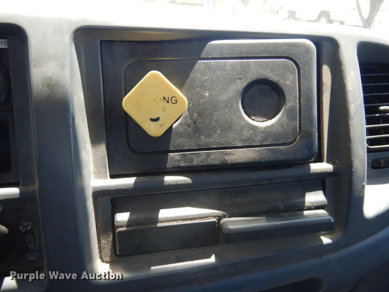 image for item JZ9916 2008 Hino 338  truck cab and chassis