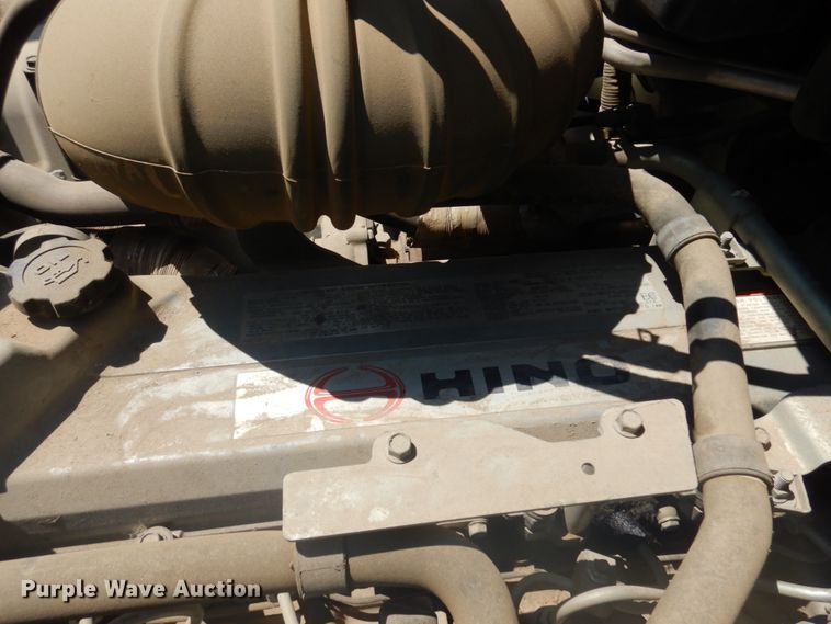 image for item JZ9916 2008 Hino 338  truck cab and chassis