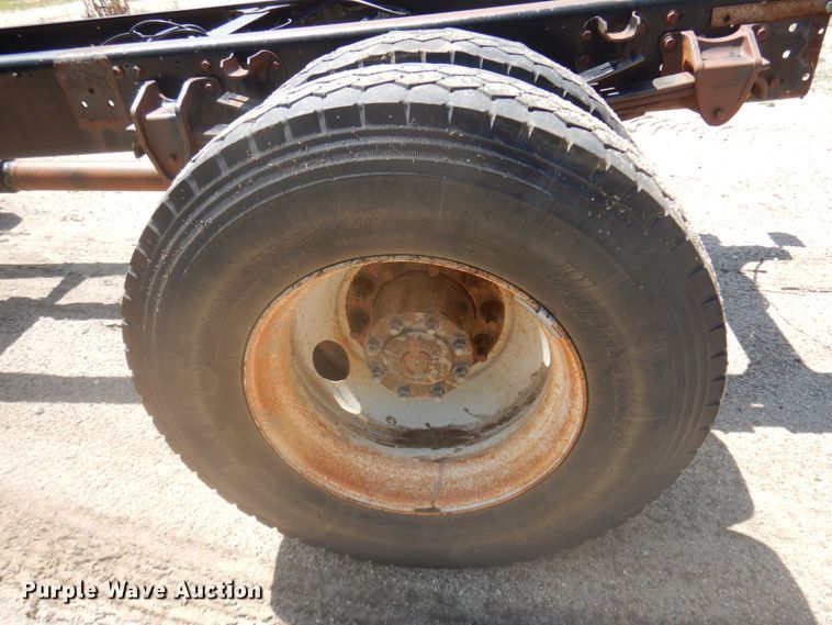 image for item JZ9916 2008 Hino 338  truck cab and chassis