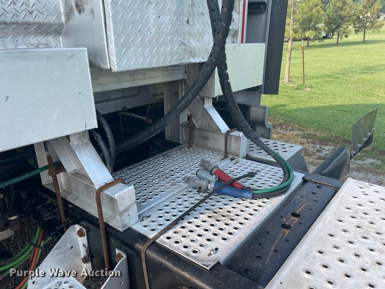 image for item KK9524 2013 International ProStar  semi truck