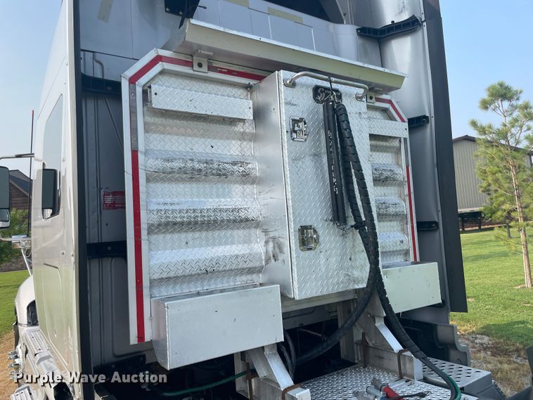 image for item KK9524 2013 International ProStar  semi truck