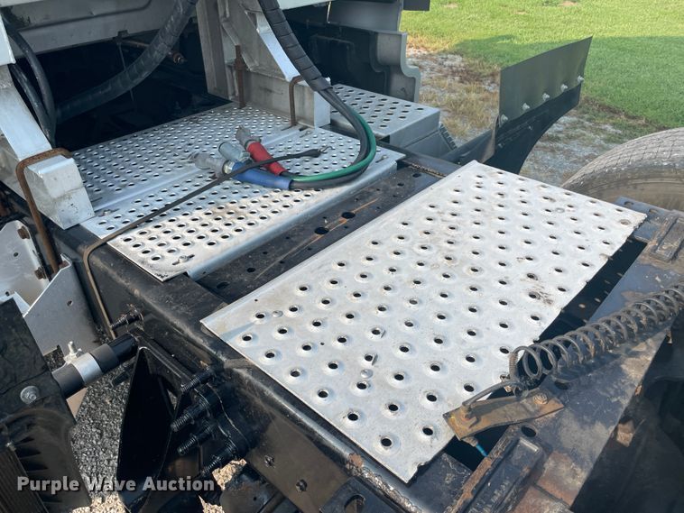 image for item KK9524 2013 International ProStar  semi truck