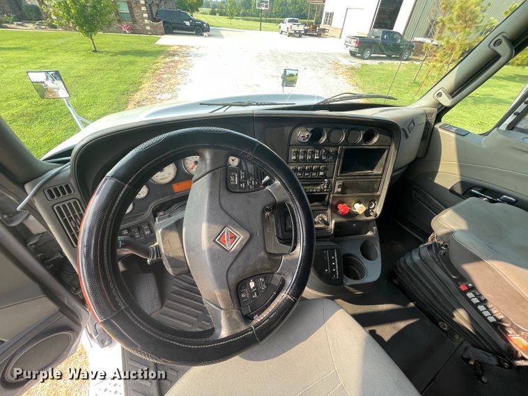 image for item KK9524 2013 International ProStar  semi truck