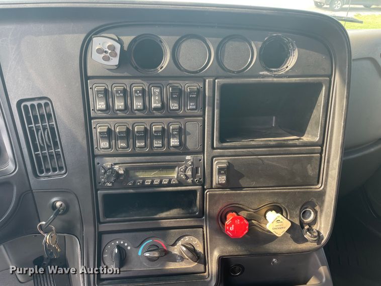 image for item KK9524 2013 International ProStar  semi truck