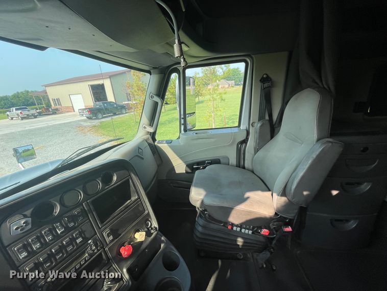 image for item KK9524 2013 International ProStar  semi truck