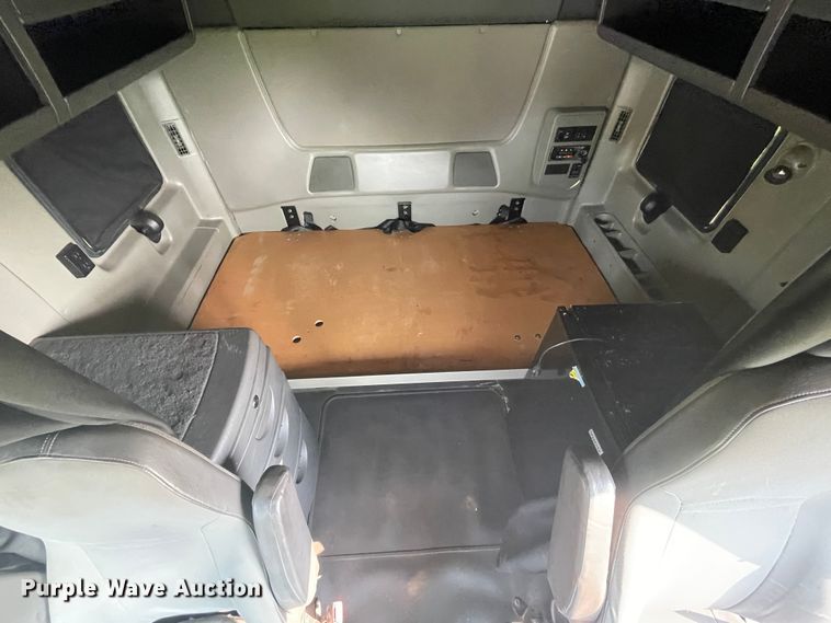 image for item KK9524 2013 International ProStar  semi truck