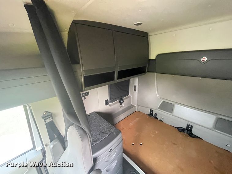 image for item KK9524 2013 International ProStar  semi truck