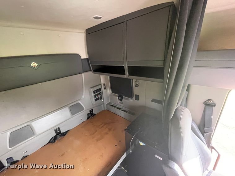 image for item KK9524 2013 International ProStar  semi truck