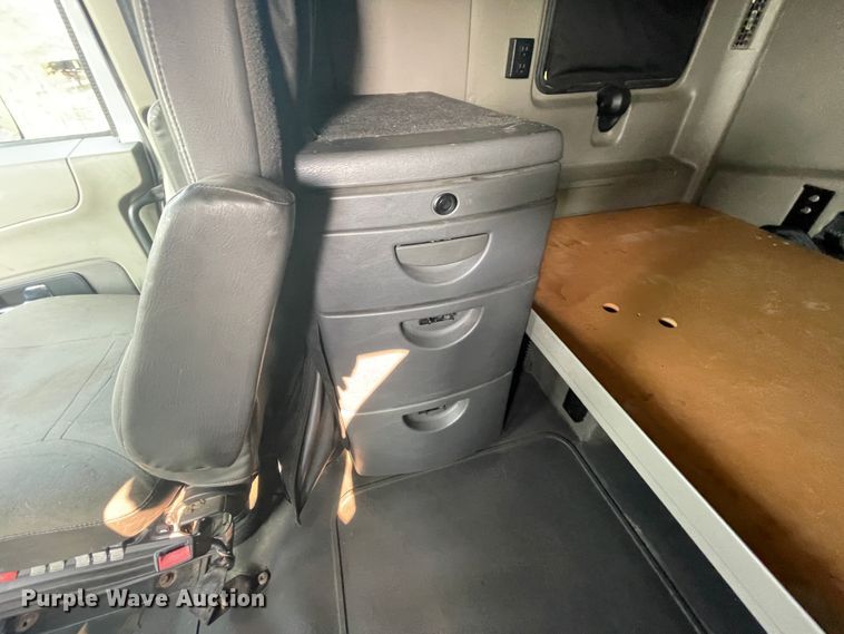 image for item KK9524 2013 International ProStar  semi truck