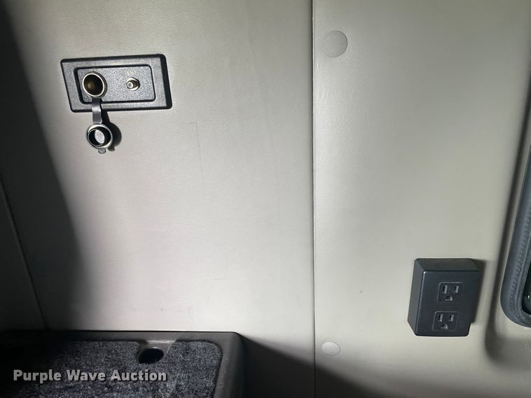 image for item KK9524 2013 International ProStar  semi truck