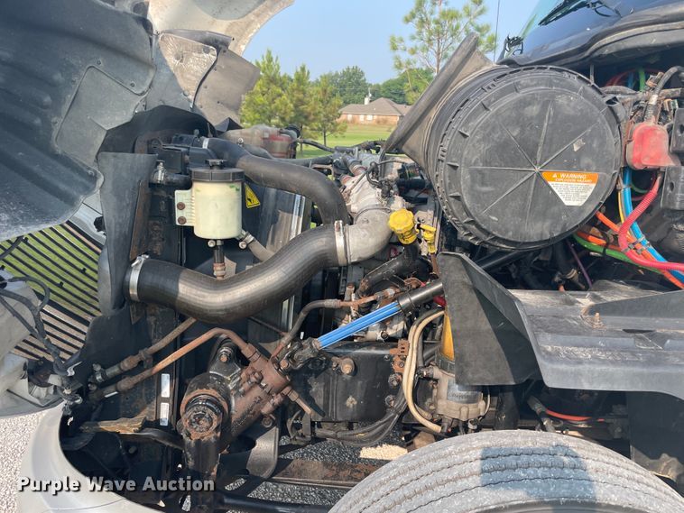 image for item KK9524 2013 International ProStar  semi truck