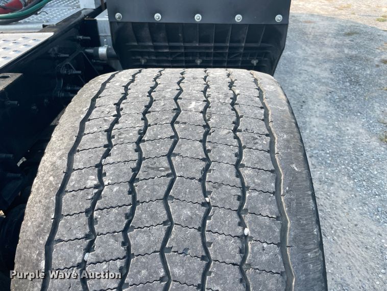 image for item KK9524 2013 International ProStar  semi truck