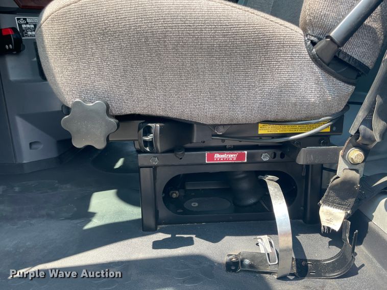 image for item KK9527 2011 Mack CHU613  semi truck