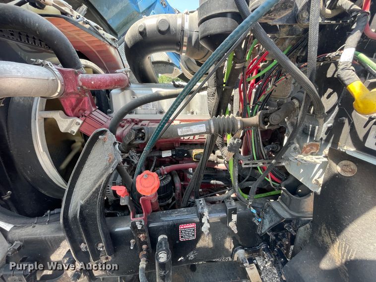 image for item KK9527 2011 Mack CHU613  semi truck