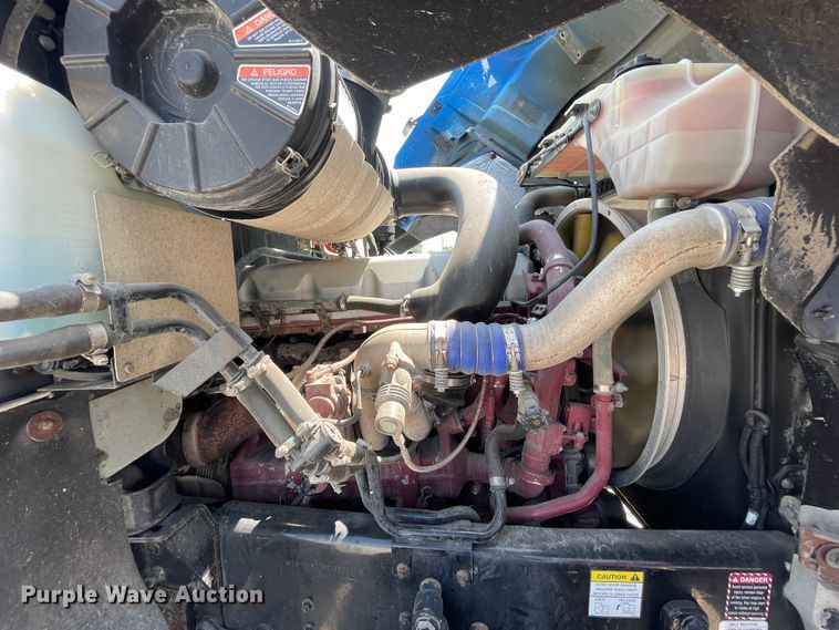 image for item KK9527 2011 Mack CHU613  semi truck