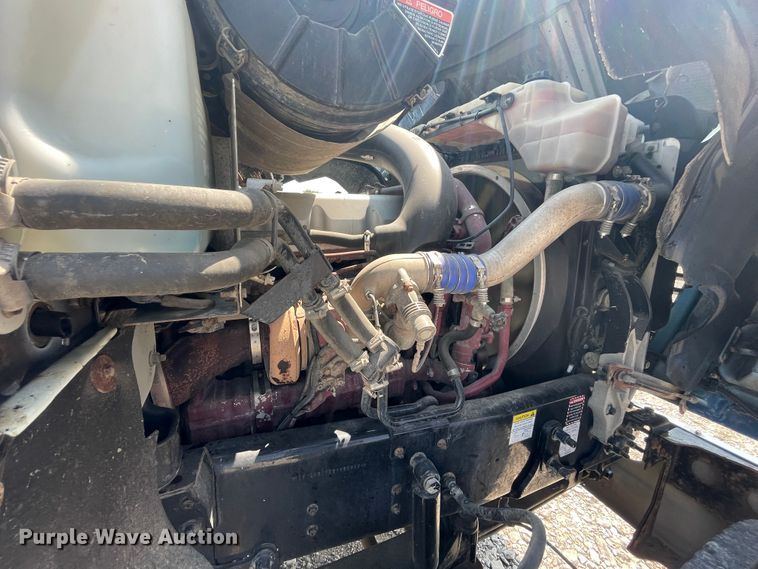 image for item KK9527 2011 Mack CHU613  semi truck