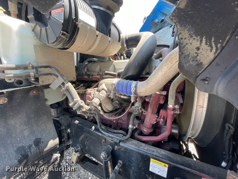 image for item KK9527 2011 Mack CHU613  semi truck