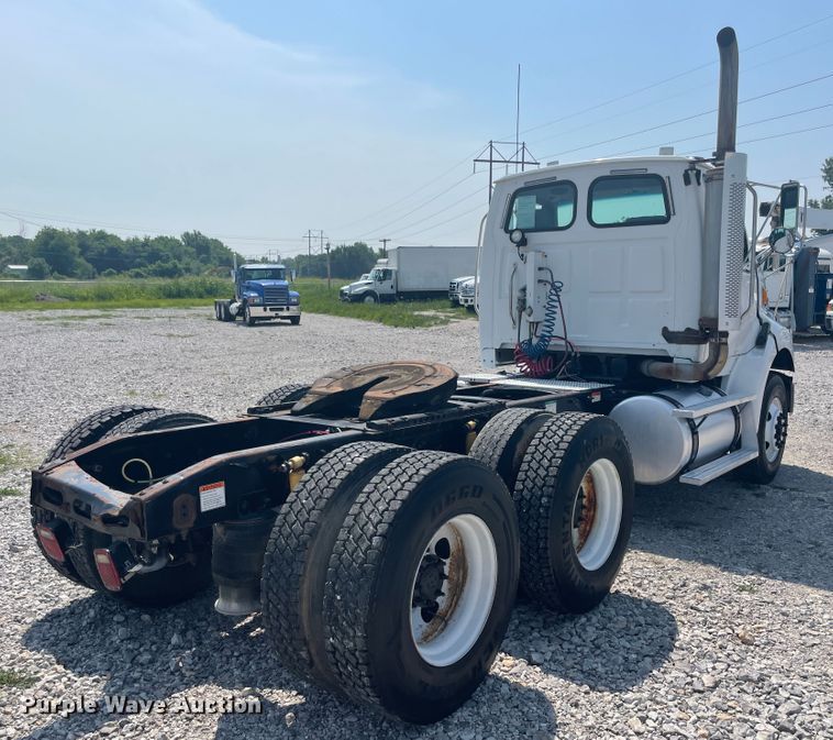 image for item KK9528 2007 Sterling A9500  semi truck