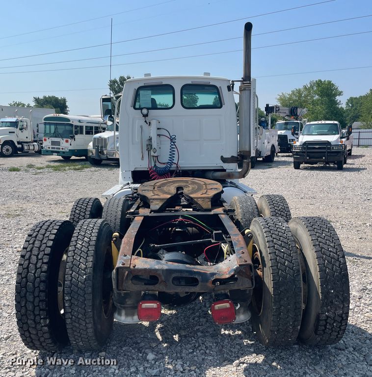 image for item KK9528 2007 Sterling A9500  semi truck