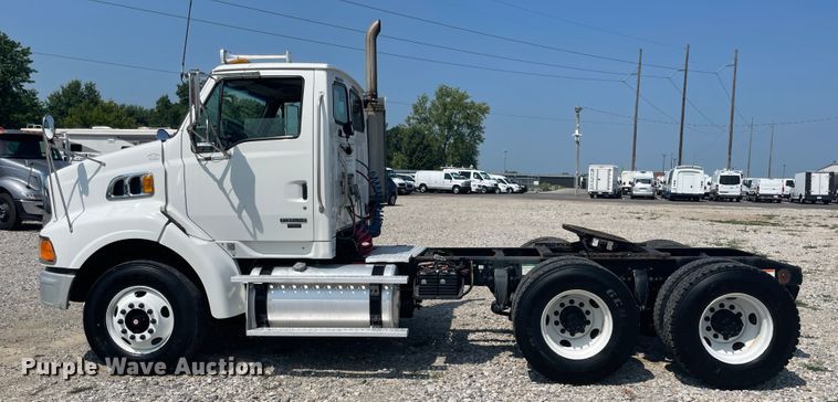 image for item KK9528 2007 Sterling A9500  semi truck