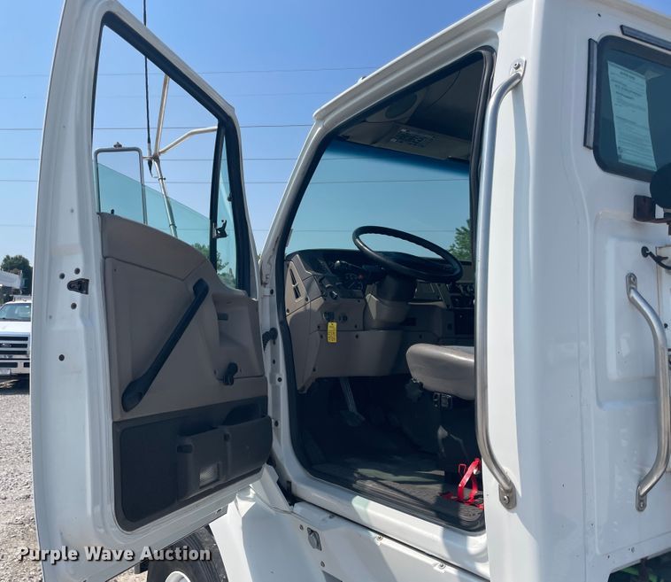 image for item KK9528 2007 Sterling A9500  semi truck