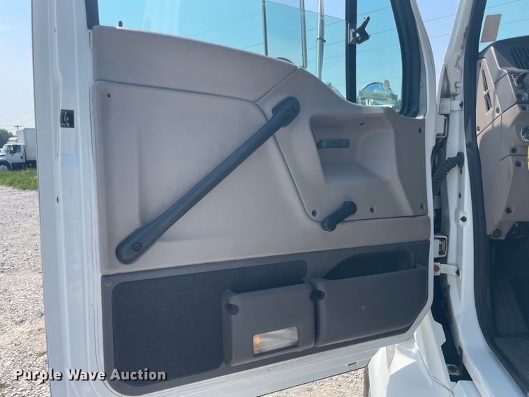 image for item KK9528 2007 Sterling A9500  semi truck