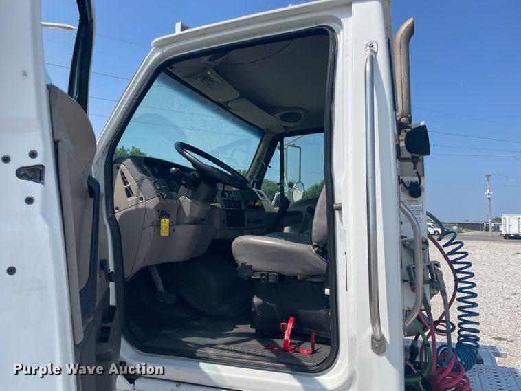 image for item KK9528 2007 Sterling A9500  semi truck