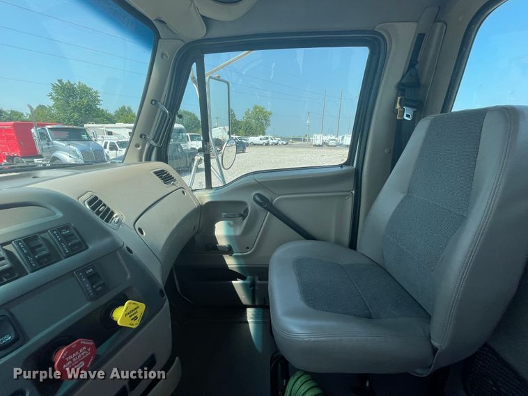 image for item KK9528 2007 Sterling A9500  semi truck