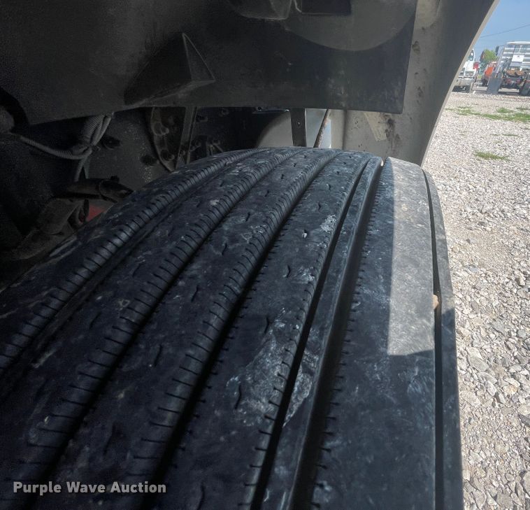 image for item KK9528 2007 Sterling A9500  semi truck