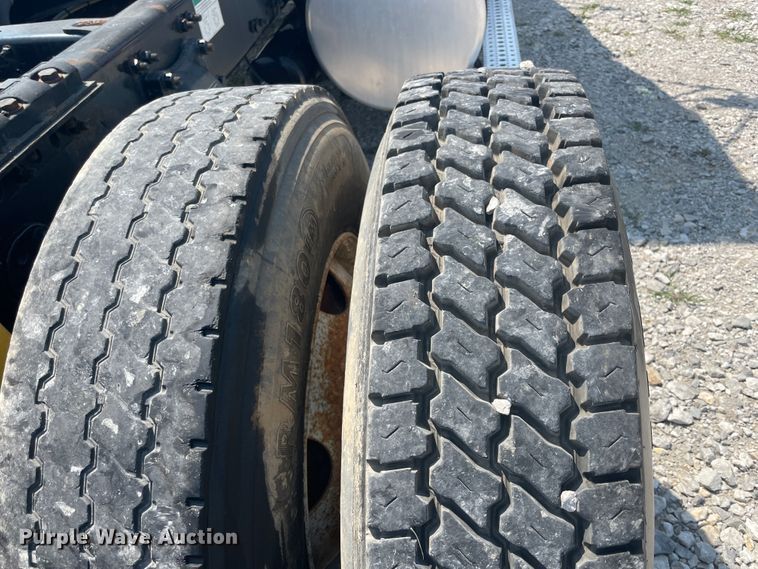 image for item KK9528 2007 Sterling A9500  semi truck