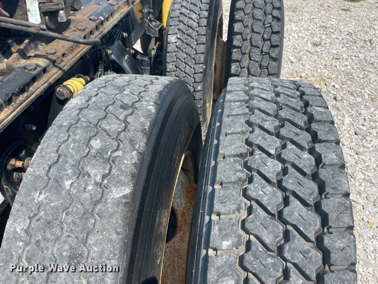 image for item KK9528 2007 Sterling A9500  semi truck