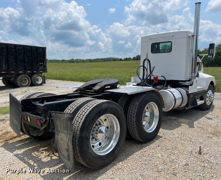 image for item KK9623 1994 Kenworth T600  semi truck