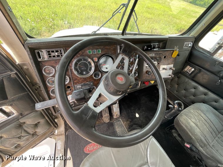 image for item KK9623 1994 Kenworth T600  semi truck