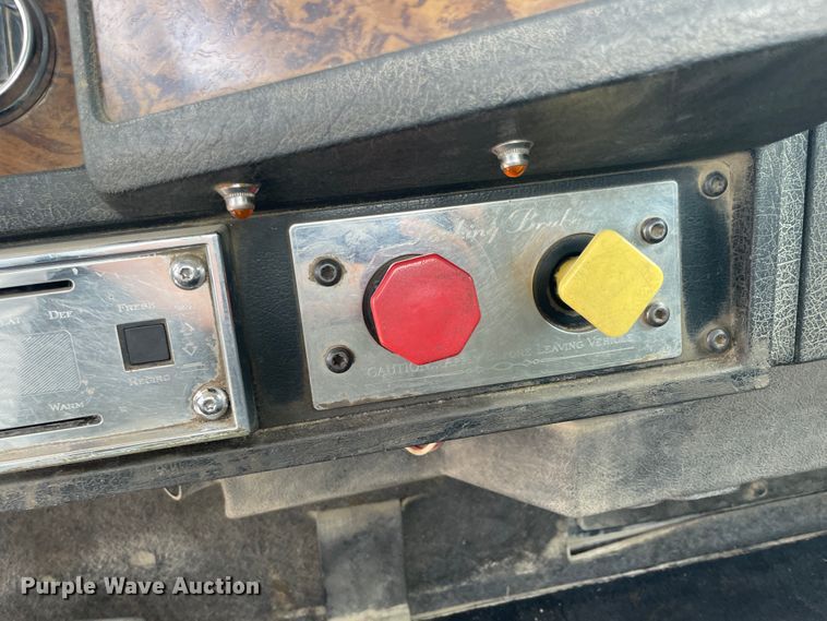 image for item KK9623 1994 Kenworth T600  semi truck