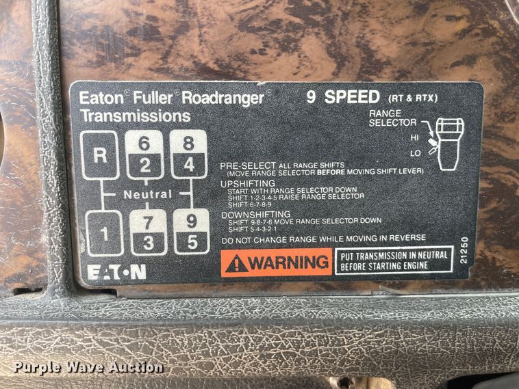 image for item KK9623 1994 Kenworth T600  semi truck